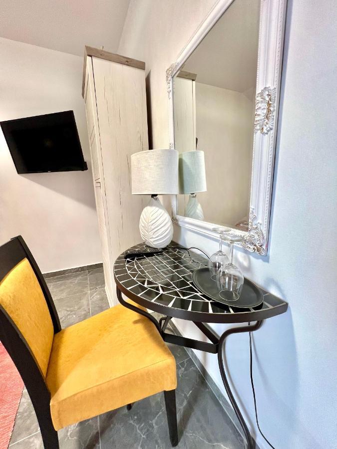 Residence Antiqua Rooms Bibinje Exterior photo